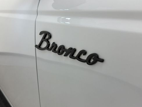Used 2023 Ford Bronco Outer Banks AWD/4WD image 40