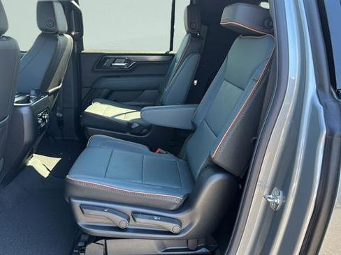 New 2026 GMC Yukon XL AT4 AWD/4WD image 18