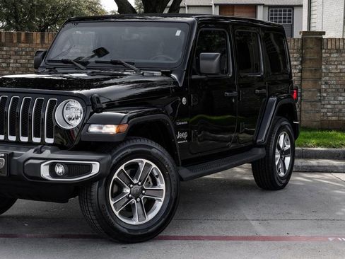 Used 2023 Jeep Wrangler Sahara w/ Cold Weather Group image 14