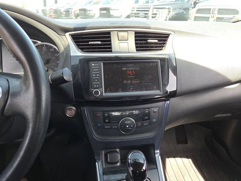 Used 2019 Nissan Sentra SR FWD image 15