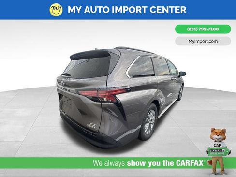 Used 2021 Toyota Sienna XLE w/ XLE Plus Package AWD/4WD image 5