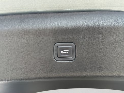 Used 2023 Buick Enclave Essence w/ Experience Buick Package AWD/4WD image 29