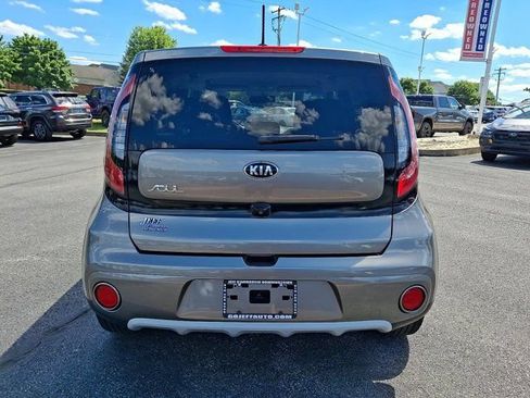 Used 2019 Kia Soul + FWD image 7