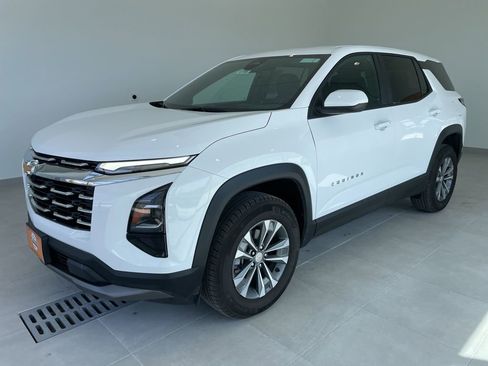 Used 2025 Chevrolet Equinox LT AWD/4WD image 1