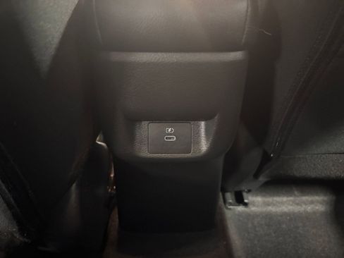 Used 2025 Nissan Versa SV image 22