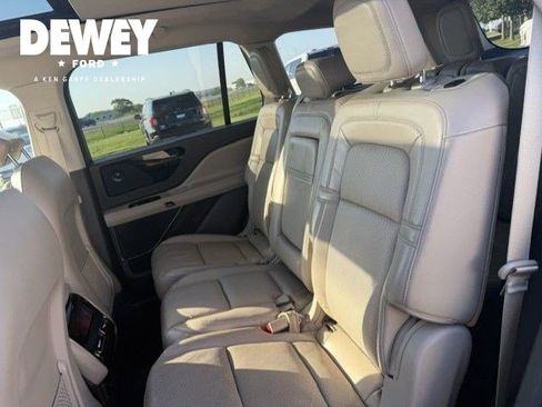 Used 2021 Lincoln Aviator Reserve w/ Equipment Group 201A AWD/4WD image 26