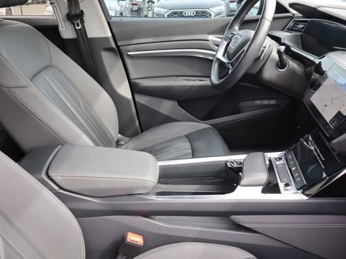 Used 2021 Audi e-tron Premium w/ Convenience Plus Package image 13