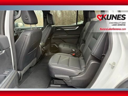 Used 2024 GMC Acadia Elevation image 15