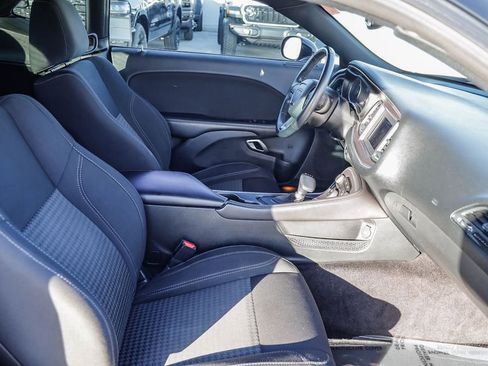 Used 2018 Dodge Challenger SXT image 17