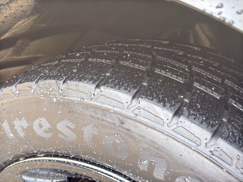 Used 2016 Dodge Challenger SXT image 9