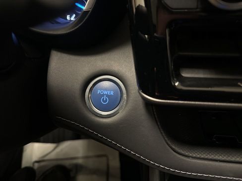 Used 2020 Toyota Highlander XLE image 16