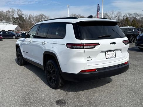 Used 2024 Jeep Grand Cherokee L Laredo image 7