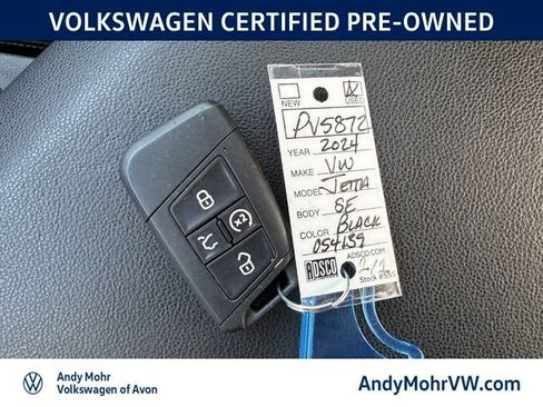 Used 2024 Volkswagen Jetta SE FWD image 33