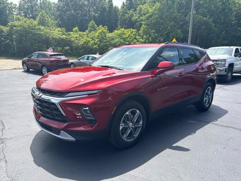 Used 2023 Chevrolet Blazer LT w/ Convenience Package AWD/4WD image 3