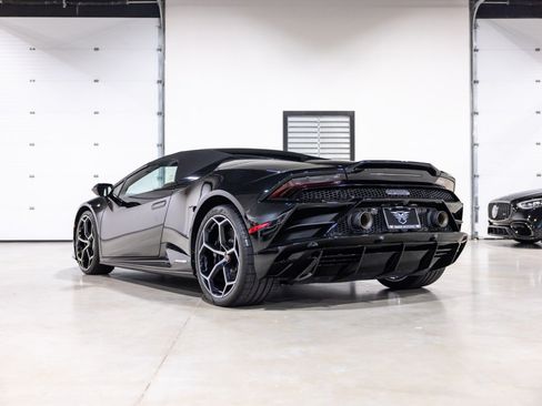 Used 2023 Lamborghini Huracan EVO AWD/4WD image 6