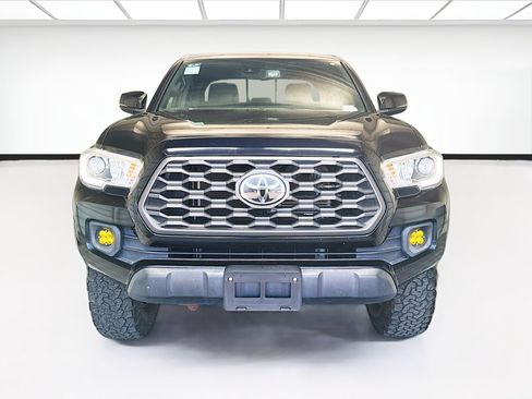 Used 2020 Toyota Tacoma TRD Off-Road w/ Technology Package AWD/4WD image 2
