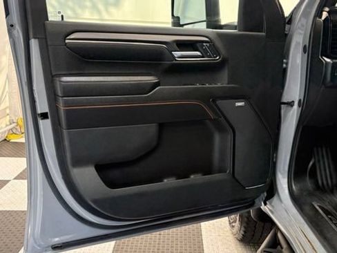 Used 2024 GMC Sierra 2500 AT4 w/ Technology Package AWD/4WD image 15