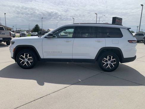 Used 2024 Jeep Grand Cherokee L Limited w/ Luxury Tech Group II image 7