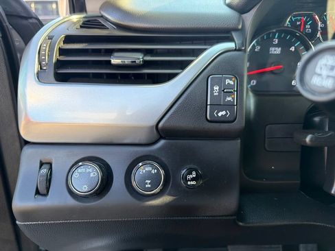 Used 2018 Chevrolet Tahoe LT AWD/4WD image 23