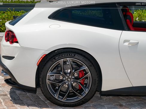 Used 2018 Ferrari GTC4Lusso T RWD image 54