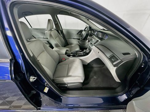 Used 2015 Honda Accord LX image 28