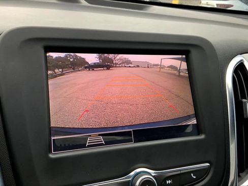 Used 2022 Chevrolet Equinox LS w/ LS Convenience Package image 27