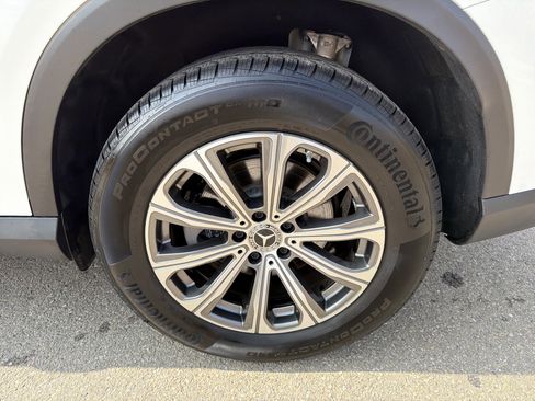 Used 2025 Mercedes-Benz GLC 300 4MATIC image 20