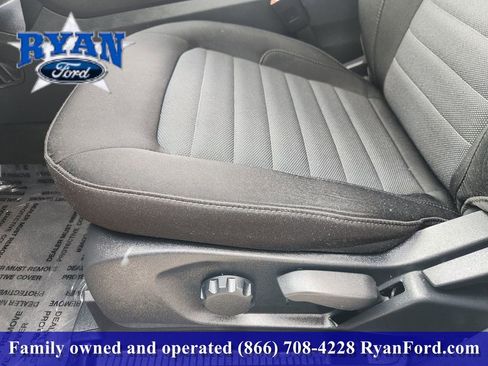 Certified 2024 Ford Edge SE image 18