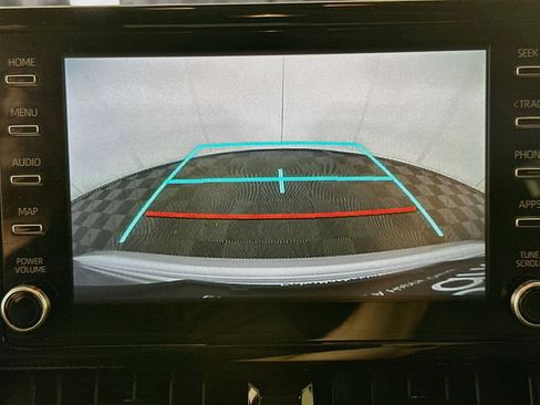 Used 2020 Toyota Corolla LE FWD image 21