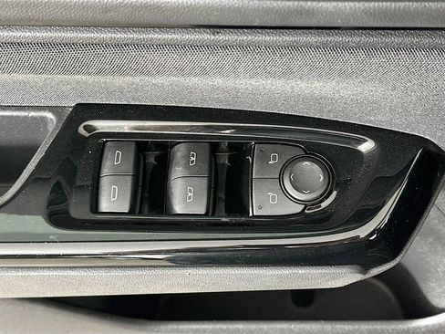 Used 2024 Honda Prologue EX image 15