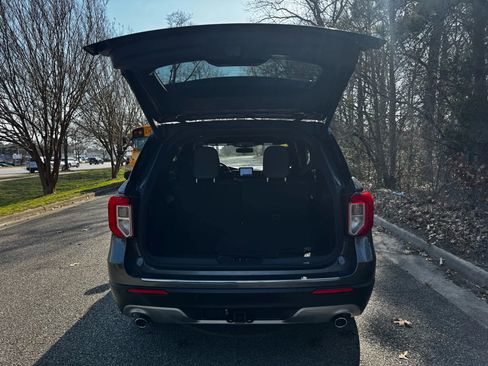 Used 2020 Ford Explorer Limited w/ Class III Trailer Tow Package image 8