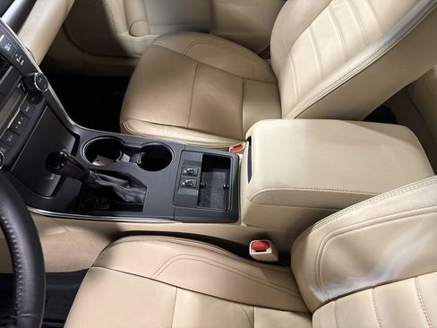 Used 2016 Toyota Camry XLE image 28
