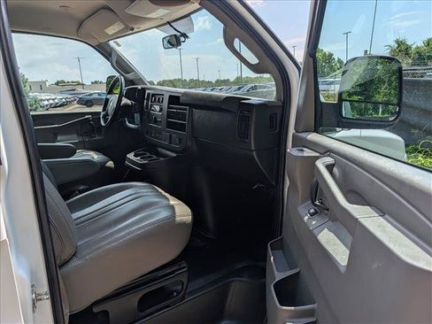 Used 2021 Chevrolet Express 2500 Extended w/ Driver Convenience Package RWD image 9