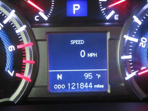 Used 2016 Toyota 4Runner SR5 RWD image 31