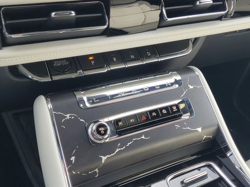 New 2026 Lincoln Aviator Black Label AWD/4WD image 21