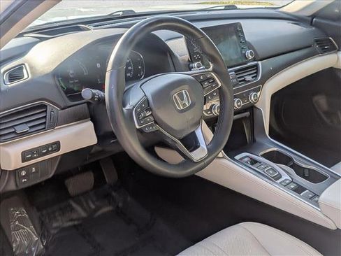Used 2019 Honda Accord Touring image 9