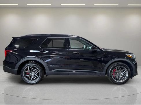 Used 2026 Ford Explorer ST-Line w/ ST-Line Street Pack AWD/4WD image 2