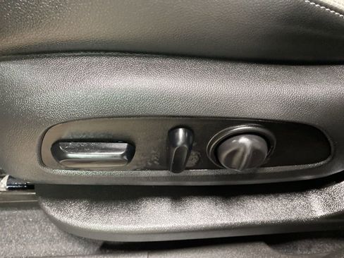 Used 2020 Chevrolet Equinox Premier AWD/4WD image 40