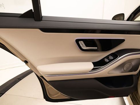 Used 2022 Mercedes-Benz S 500 4MATIC image 24