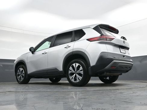 Used 2022 Nissan Rogue SV image 37