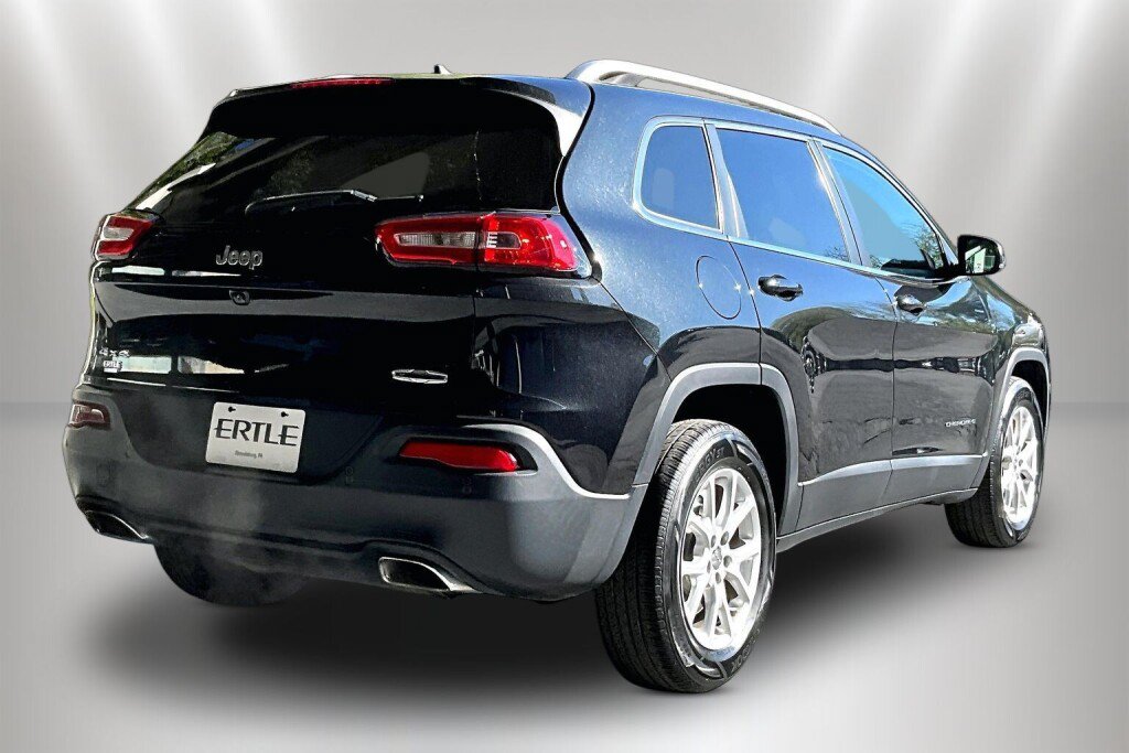 Used 2016 Jeep Cherokee Latitude w/ Safety/Convenience Group AWD/4WD image 5