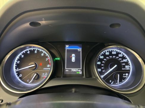 Used 2019 Toyota Camry SE w/ Convenience Package FWD image 35
