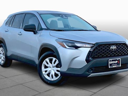 Used 2025 Toyota Corolla Cross L image 3