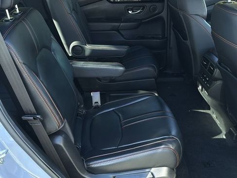 Used 2025 Honda Pilot TrailSport image 39