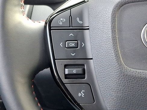 Certified 2025 Toyota Prius Plug-In Hybrid image 20