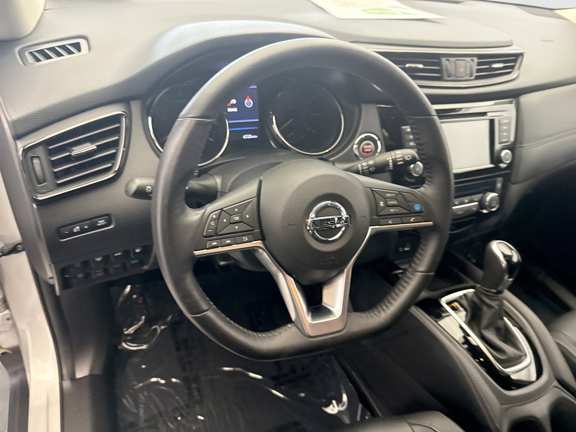 Used 2018 Nissan Rogue SL w/ Premium Package AWD/4WD image 12