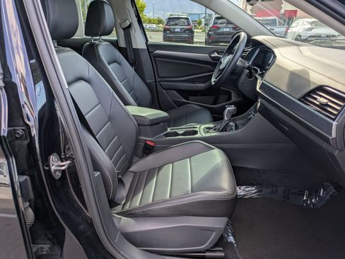 Used 2022 Volkswagen Jetta SE FWD image 34