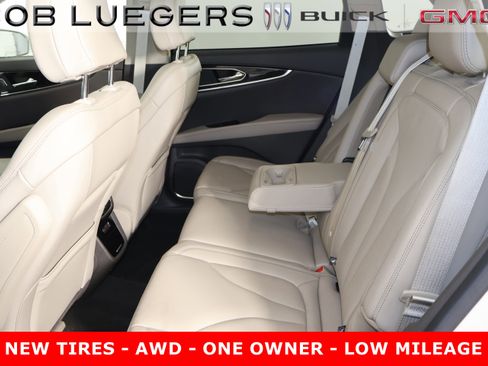 Used 2022 Lincoln Nautilus Reserve image 13