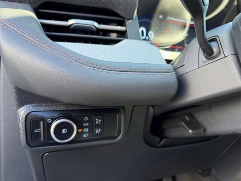 Used 2025 Ford Explorer Active w/ Active Comfort Package image 21