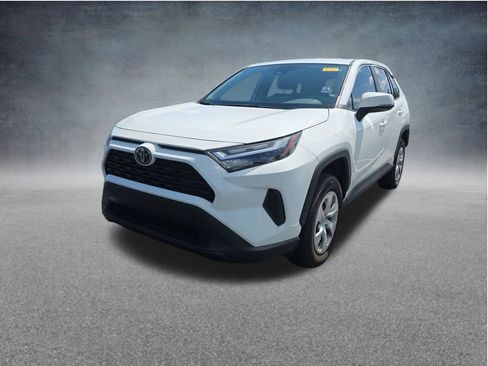 Used 2024 Toyota RAV4 LE FWD image 15